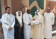 Le ministre des affaires islamiques remet l'itinéraire du Hadj de l'année prochaine