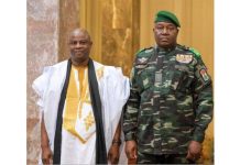 L'ambassadeur de Mauritanie au Niger présente ses lettres de créance.