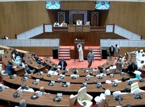 Le Parlement adopte l'amendement de Kigali et les projets de loi sur l'évaluation environnementale et sociale