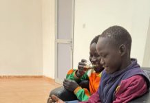 Sauvetage de deux enfants sénégalais à bord d'une embarcation dans les eaux mauritaniennes