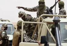 Al-Qaïda revendique une attaque près de la frontière avec la Mauritanie et l'armée malienne annonce la neutralisation d'un de ses chefs.