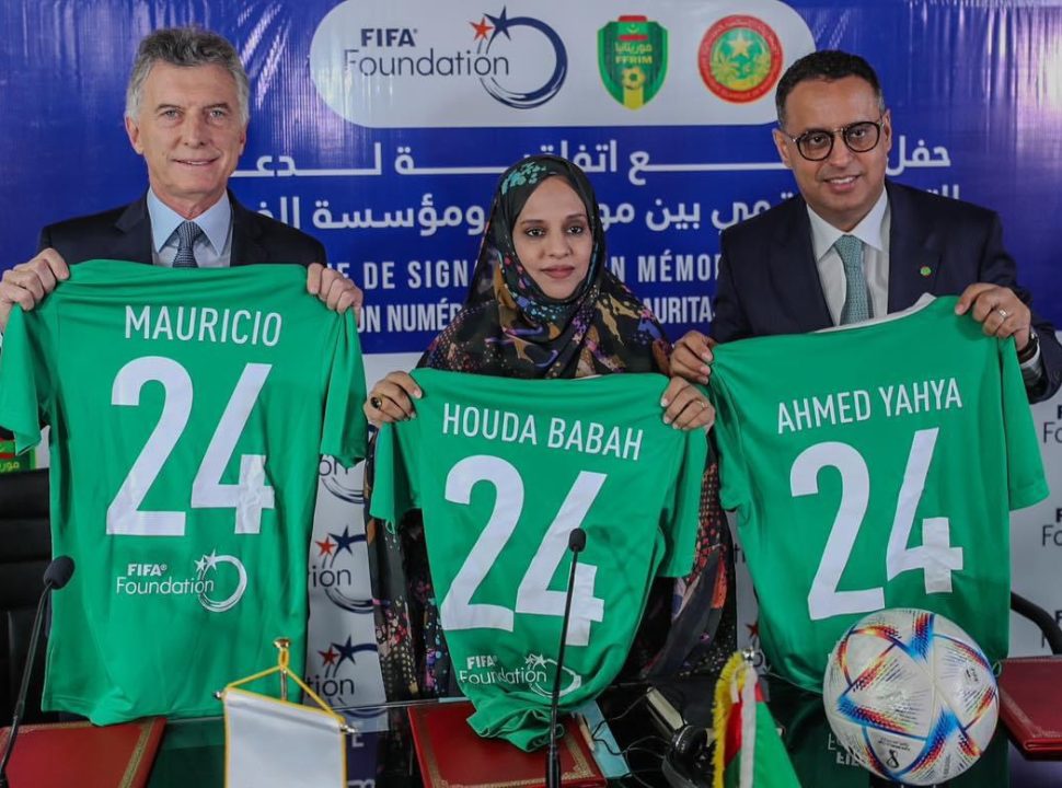 Le ministère de l'éducation signe un mémorandum de 1,3 million de dollars pour bénéficier du programme d'éducation numérique de la FIFA