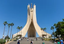 En raison d'affaires de corruption, 159 personnes ont été interdites de quitter l'Algérie