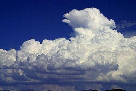 Prévisions de légères pluies et de vents forts avec une visibilité réduite dans plusieurs régions du pays