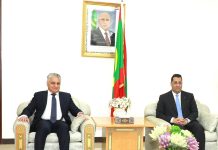 Le Premier ministre discute avec l'ambassadeur d'Égypte des moyens de développer la coopération entre les deux pays