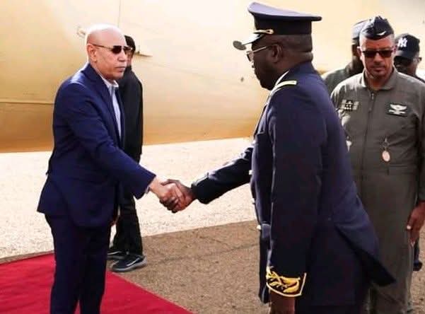 En provenance d'Aioune Ghazouani pose la première pierre d'un projet visant à couvrir les zones frontalières avec un réseau de télécommunications