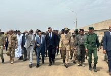 Le ministre de l'Agriculture algérien visite des installations de pêche à Nouakchott