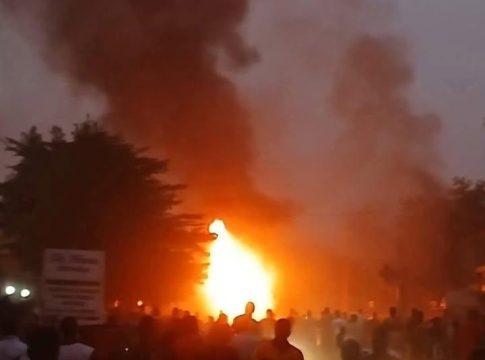 Mali : Manifestations populaires contre la dissolution des partis et l'octroi d'un nouveau mandat à Goita