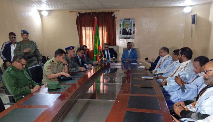 Nouadhibou : Discussion du ministre délégué auprès du ministre de l’intérieur chargé de la décentralisation avec les élus de Dakhlet Nouadhibou