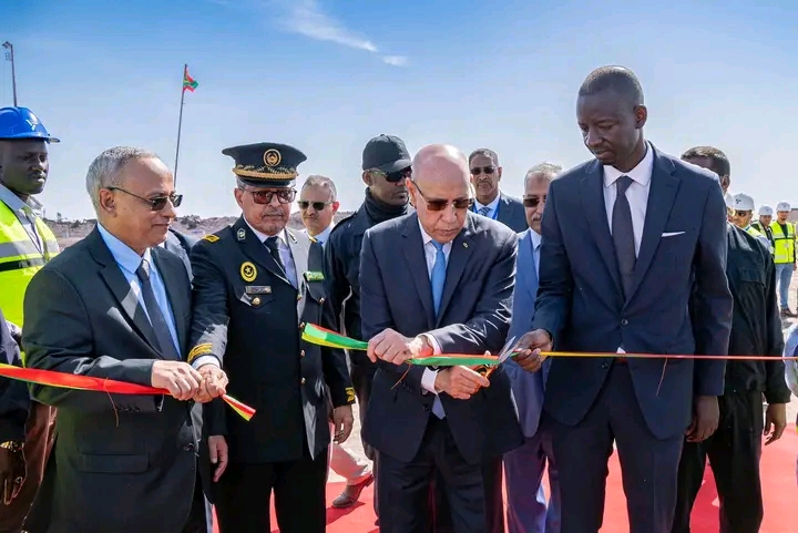 Nouadhibou : Ghazouani inaugure une nouvelle ligne de transport de métaux au port minéralier