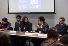 Ould Lahbib participe à un débat sur la paix et la sécurité au Moyen-Orient avec des étudiants de l'université de New York
