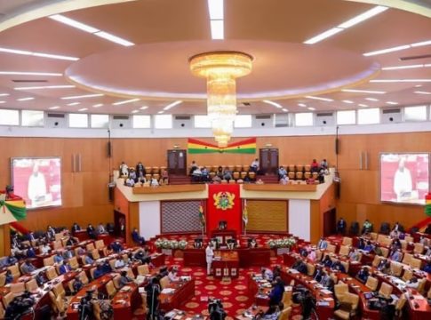 Ghana : Réintroduction d'un projet de loi imposant des peines sévères aux homosexuels