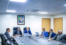 Ould Eyih discute avec l'Agence française de développement du projet de développement du lycée technique industriel d'Aioune