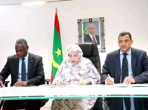 Nouakchott : Signature d'un accord pour l'inclusion de 50 000 nouvelles familles pauvres dans les listes d'assurés sociaux
