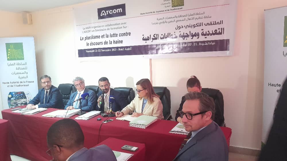 Organisation d’un séminaire de formation sur le pluralisme et la lutte contre le discours de la Haine par la HAPA ET l’ARCOM à Nouakchott.
