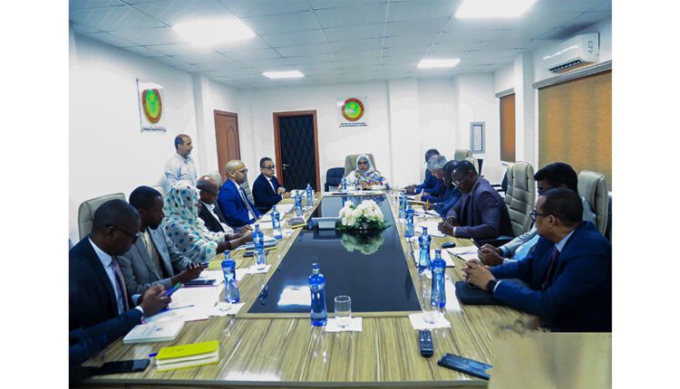 Nouakchott :  Le Ministère de l’Environnement et du Développement durable discute avec une délégation de la Banque mondiale