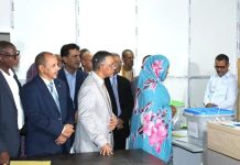 Une délégation gouvernementale visite plusieurs bureaux de vote pour les élections syndicales représentatives à Nouakchott