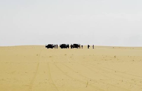 Les autorités autorisent un avion marocain à atterrir à Zouerate pour transporter un touriste français blessé.
