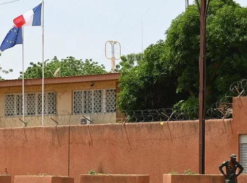 Le gouvernement du Burkina Faso interrompt les travaux de construction de l'ambassade de France