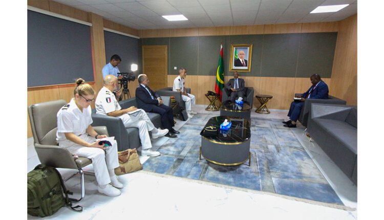Nouakchott : Le ministre de la Défense discute avec le chef du commandement des forces françaises en Afrique