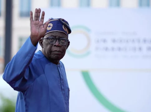 Le président du Nigeria estime que les coups d'État constituent une menace pour la démocratie et la sécurité dans la région