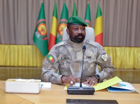 Le gouvernement malien annule le statut des partis politiques