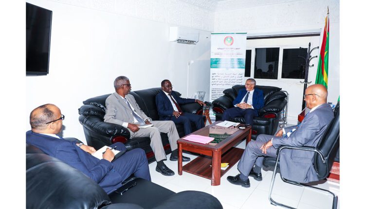 Nouakchott : Discussion du commissaire aux droits de l’Homme avec le chef de mission de l’OIM