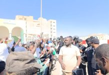 En même temps que le début du procès de son président de bureau, les partisans d'"IRA" manifestent à Nouadhibou.