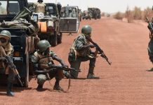 L'armée malienne effectue deux frappes aériennes contre des groupes armés dans le sud du pays