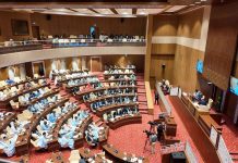 Le parlement discute des projets de prêts pour financer l'eau, les routes et l'interconnexion électrique entre la Mauritanie et le Mali