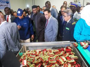 Nouadhibou : Les deux premiers ministres de la Mauritanie et du Sénégal effectuent une visite d’information à la SNIM et à l’usine de valorisation des produits de la mer