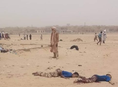 21 morts, dont des enfants : L'armée malienne effectue des frappes aériennes sur la région de Tinzawatin