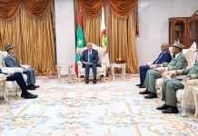 Le président Ghazouani discute avec un responsable militaire marocain de l'amélioration de la coopération en matière de défense