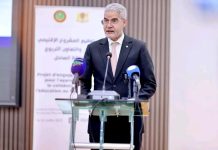 Le ministre des finances exige que tous les fonctionnaires rédigent leur correspondance en arabe
