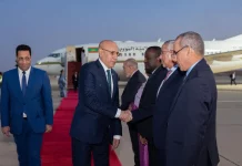 Ghazouani revient à Nouakchott après avoir assisté à l'inauguration du président guinéen Doumbouya