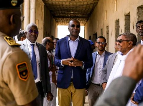 Le Ministre de l’habitat inspecte l'avancement des travaux de quatre projets sanitaires et éducatifs dans la wilaya du Brakna
