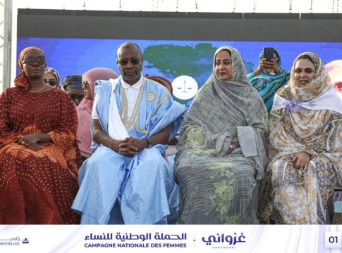 Lors de la cérémonie de clôture de la campagne des femmes, le directeur national de la campagne du candidat Mohamed Ould Cheikh El Ghazouani salue le rôle prépondérant des femmes dans la conduite de la campagne.
