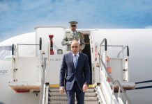 Ghazouani visite des établissements pharmaceutiques français dans le cadre de son programme de visite à Brest