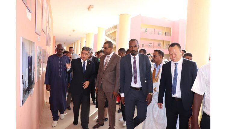 Nouakchott : organisation d’une exposition de photos sur le passé et le présent des relations économiques et culturelles par l’ambassade de Chine en Mauritanie entre la Mauritanie et la chine