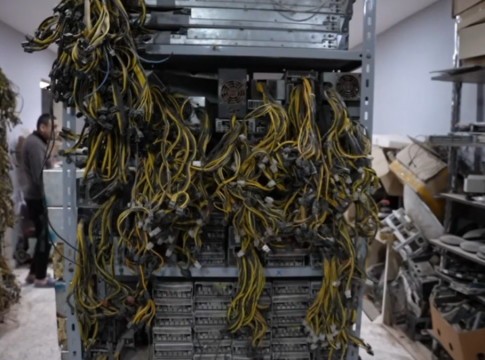Libye : plus de 1 000 appareils de minage de Bitcoin saisis dans la ville de Benghazi