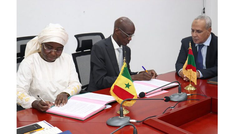 Nouakchott : La Mauritanie et le Sénégal signent un protocole pour la mise en œuvre de l’accord de pêche entre les deux pays