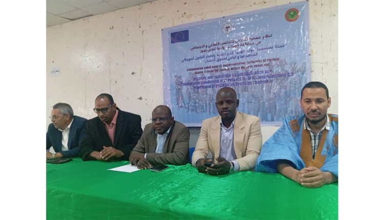 Zouerate : Le conseiller du wali du Tiris Zemmour chargés des affaires sociales et politiques supervise le lancement d’une campagne de sensibilisation sur les dangers de l’immigration clandestine et le respect de la loi mauritanienne