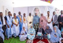 La Première Dame visite le Centre Taranim des arts et offre un soutien financier pour renforcer les activités des filles
