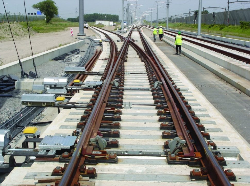 L'Algérie définit une stratégie pour développer les infrastructures de transport et étendre le réseau ferroviaire avec les pays voisins
