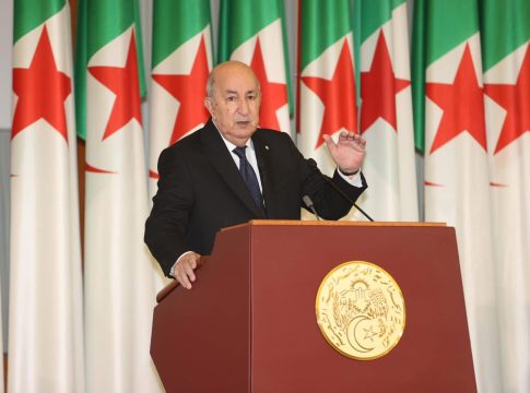 L'Algérie attaque les Émirats arabes unis, qu'elle qualifie d'« État artificiel ».