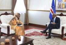 Mint Baham Mohamed Laghdaf a remis une lettre écrite de Ould Ghazouani au président du Cap-Vert.