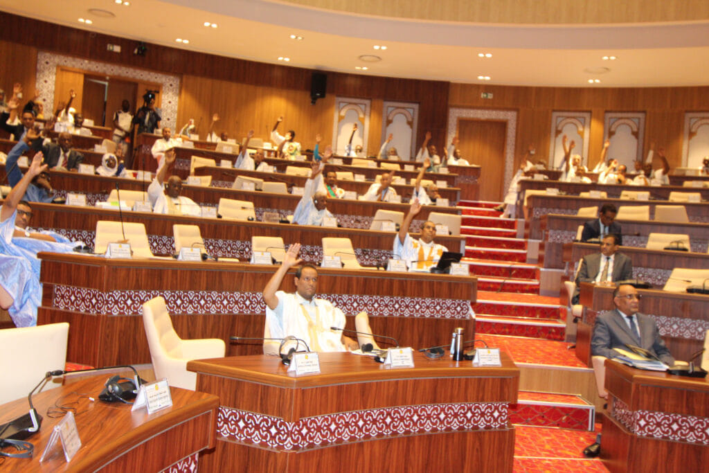 Mauritanie : Le Parlement adopte deux projets de loi sur le statut du personnel et le code du travail