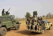 L'armée nigériane tue plus de 60 combattants lors d'attaques près de la frontière avec le Niger