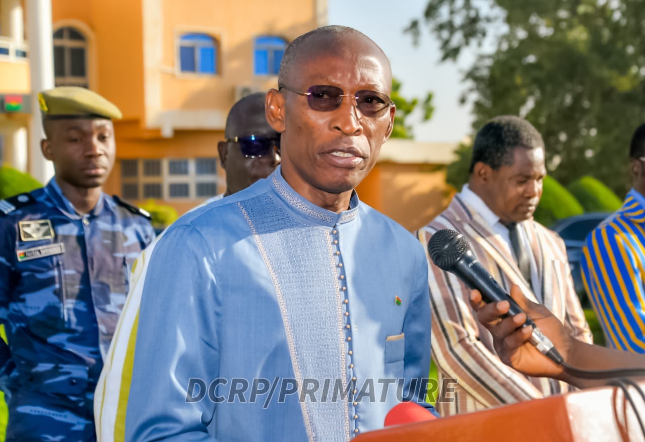 Burkina Faso : le Capitaine Ibrahim Traoré veut ''réhabiliter'' le drapeau national, le premier ministre