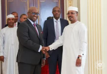 Le ministre rwandais des affaires étrangères remet au président tchadien une lettre de Kagame
